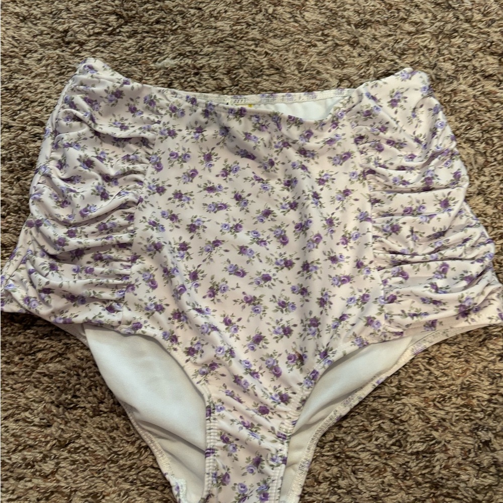 Rouched women swim bottoms
